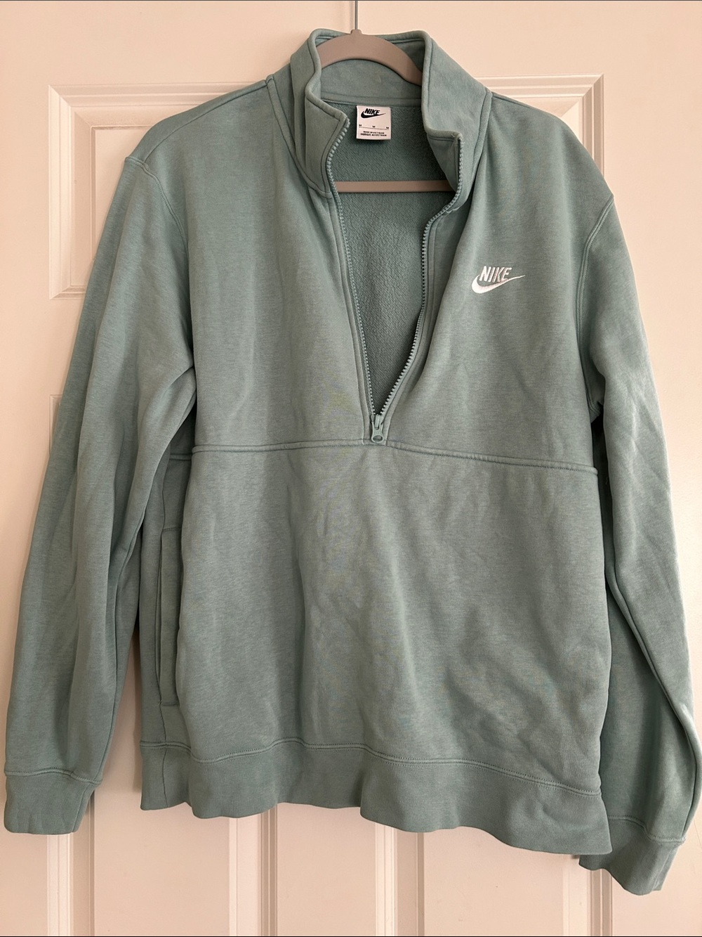 Nike sportswear club brushed back 1/2 zip pullover size M